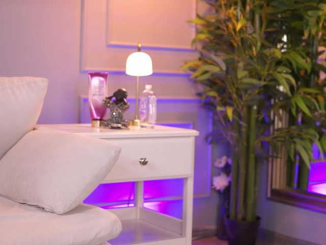 EllyLynne live cam