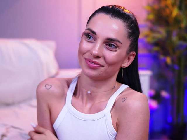 EllyLynne Live Cam on BongaCams