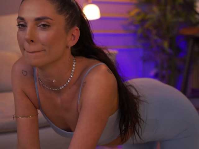 EllyLynne live cam preview