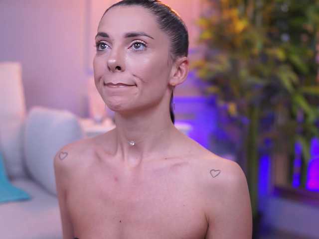 EllyLynne live webcam show