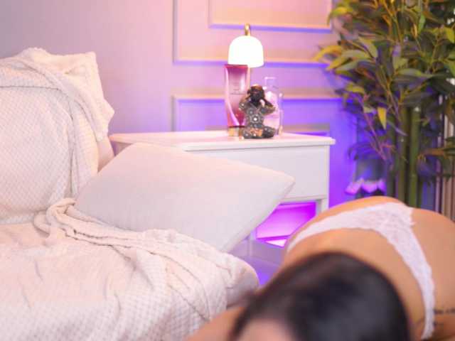 EllyLynne live cam on BongaCams