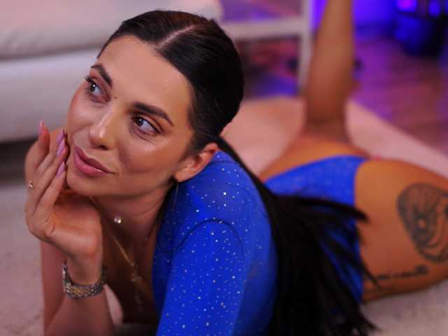 EllyLynne live cam on BongaCams
