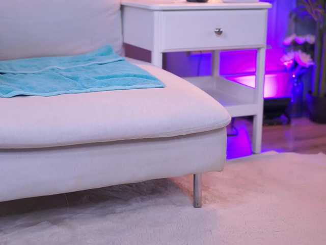 EllyLynne live webcam show