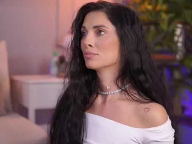 EllyLynne live cam on BongaCams