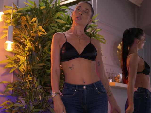 EllyLynne live cam on BongaCams
