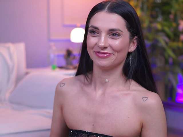 EllyLynne live cam on BongaCams