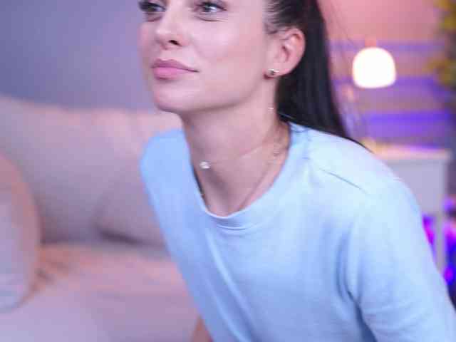 EllyLynne webcam