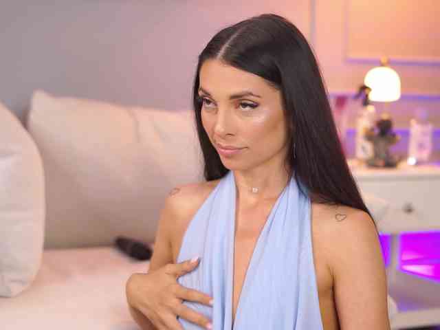 EllyLynne webcam