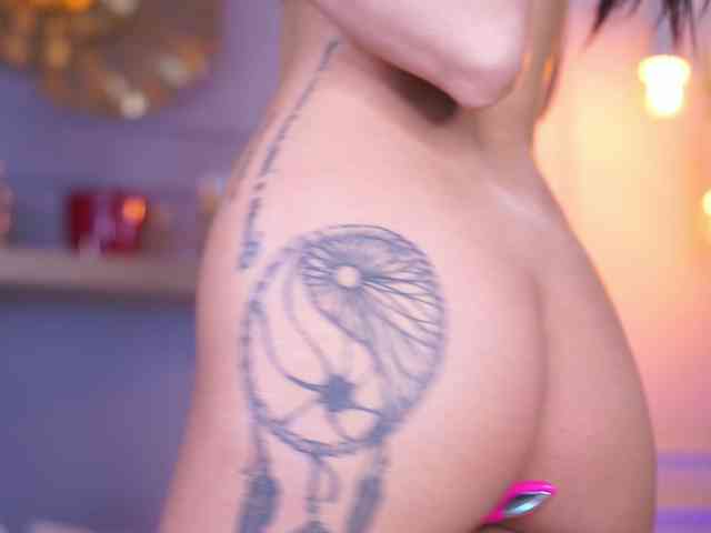EllyLynne webcam