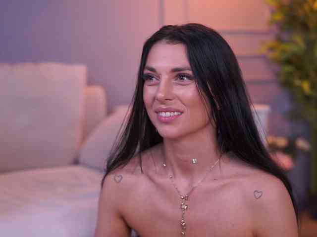 EllyLynne webcam
