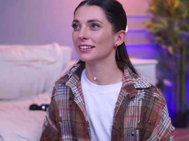 EllyLynne Sex Cam Show