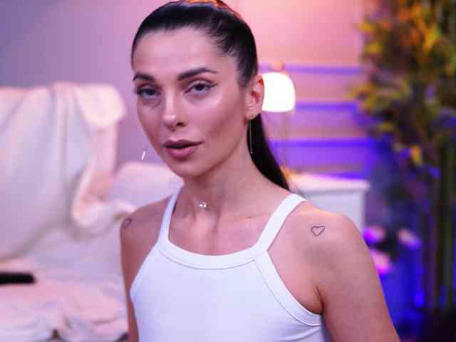 EllyLynne Sex Cam Show