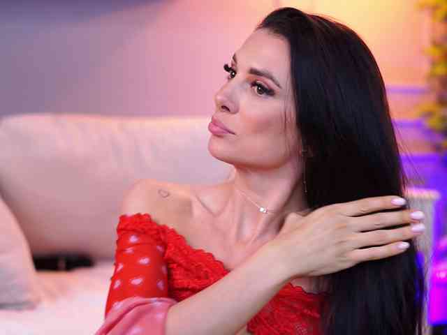 EllyLynne Live Webcam on BongaCams
