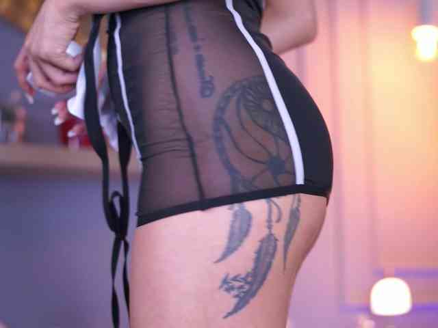 EllyLynne webcam