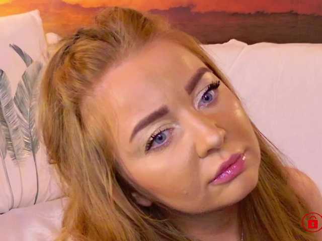 EVEFOX live cam on BongaCams