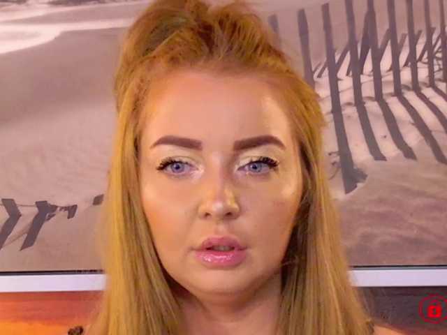 EVEFOX live cam on BongaCams