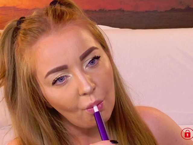 EVEFOX live cam on BongaCams
