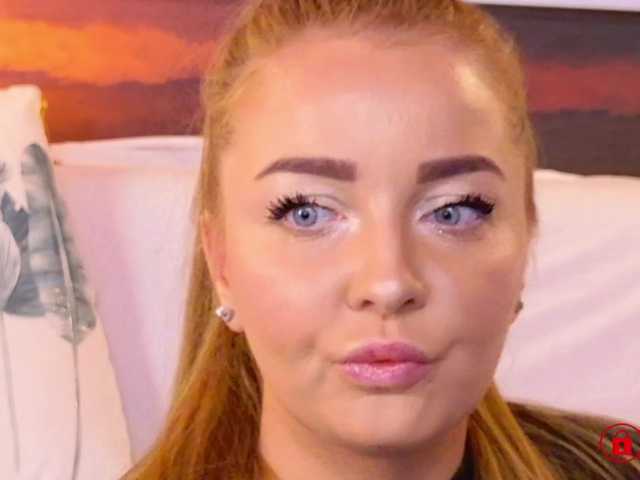 EVEFOX live cam on BongaCams