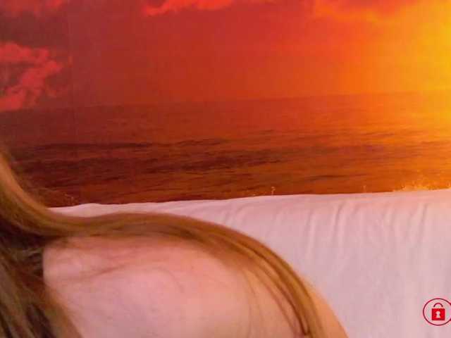 EVEFOX live cam on BongaCams