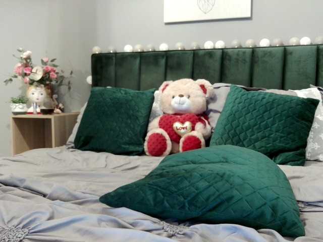 EVEFOX live cam on BongaCams