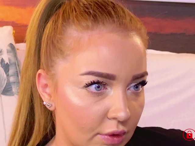 EVEFOX live cam on BongaCams
