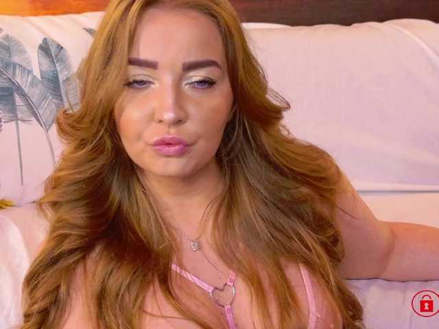 EVEFOX live cam on BongaCams