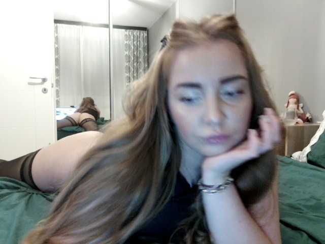 EVEFOX live cam on BongaCams