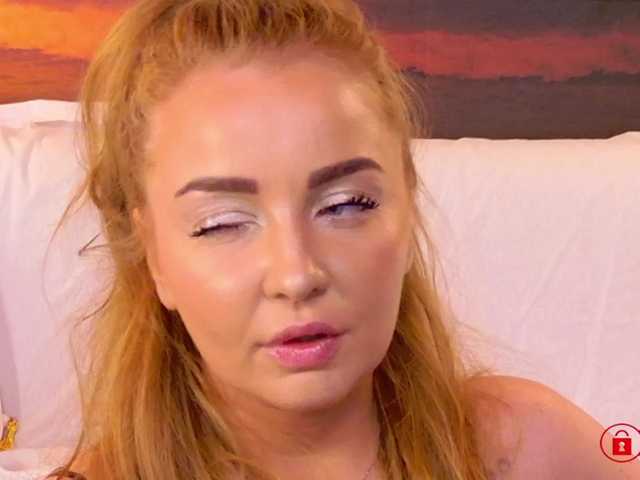 EVEFOX live cam on BongaCams