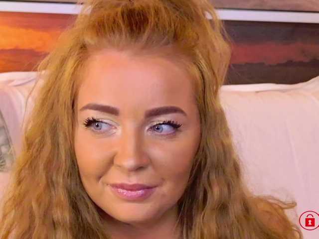 EVEFOX live cam on BongaCams