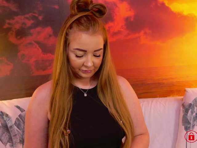 EVEFOX live cam on BongaCams