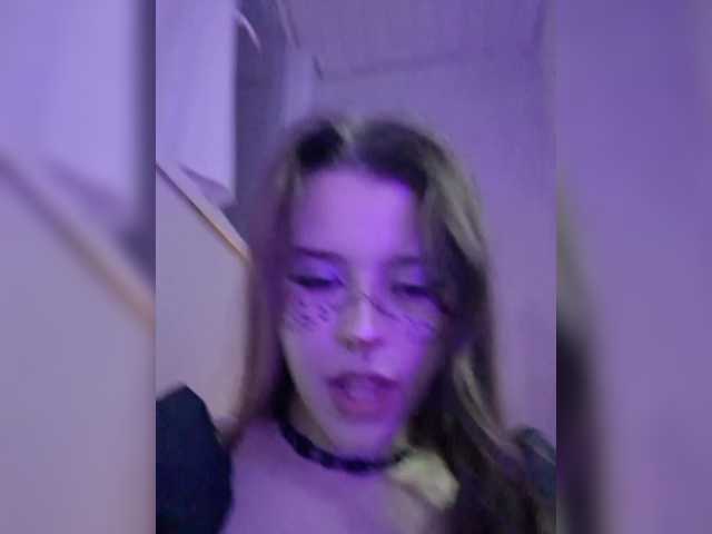 MommyAxFox live cam on BongaCams