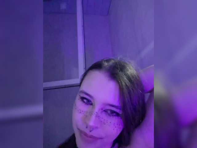 Live трансляция MommyAxFox - Runet.cam