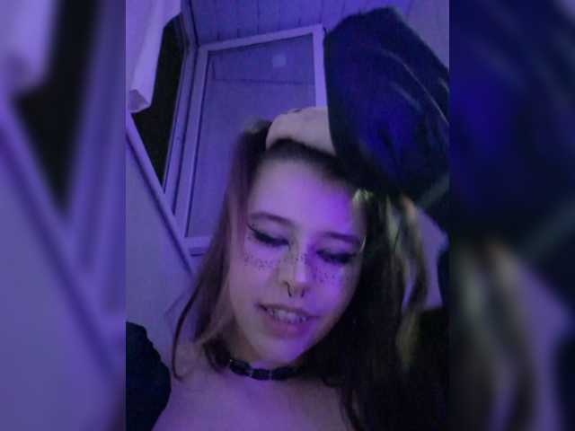 MommyAxFox live cam on BongaCams