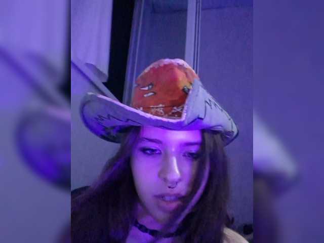 MommyAxFox live cam on BongaCams