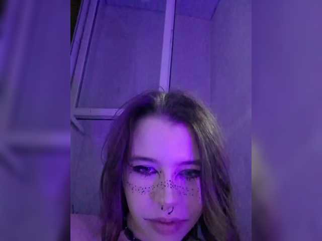 Live трансляция MommyAxFox - Runet.cam