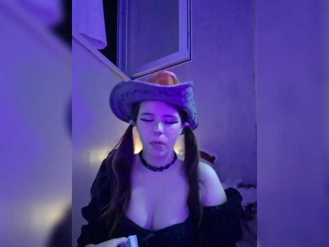 MommyAxFox live cam on BongaCams