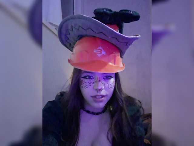 MommyAxFox live cam on BongaCams