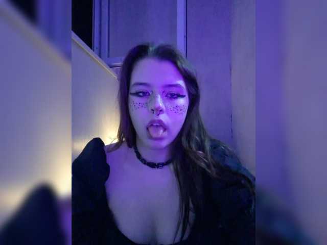 MommyAxFox live cam on BongaCams