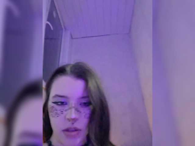 MommyAxFox live cam on BongaCams