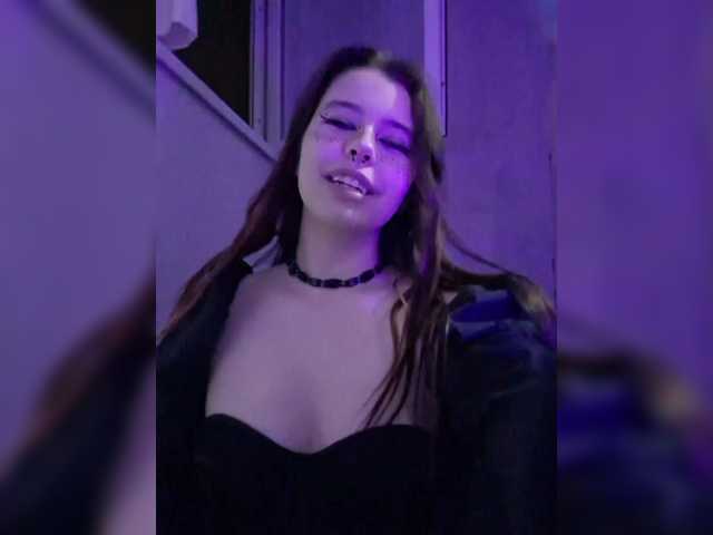MommyAxFox live cam on BongaCams