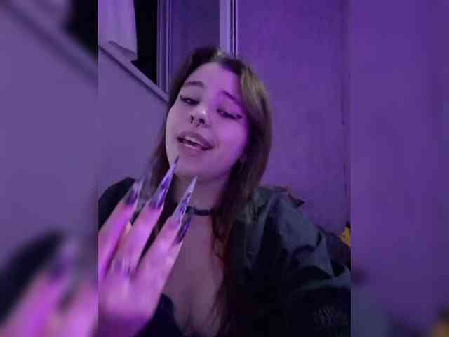 MommyAxFox Sex Cam Show
