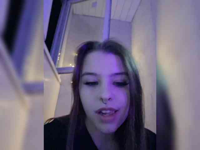 MommyAxFox webcam