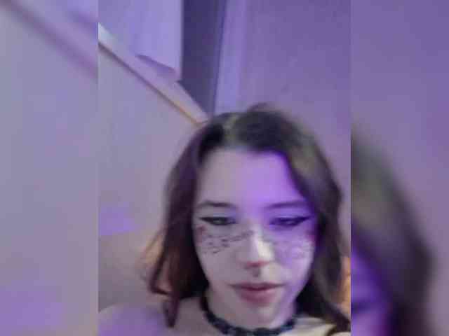 MommyAxFox webcam