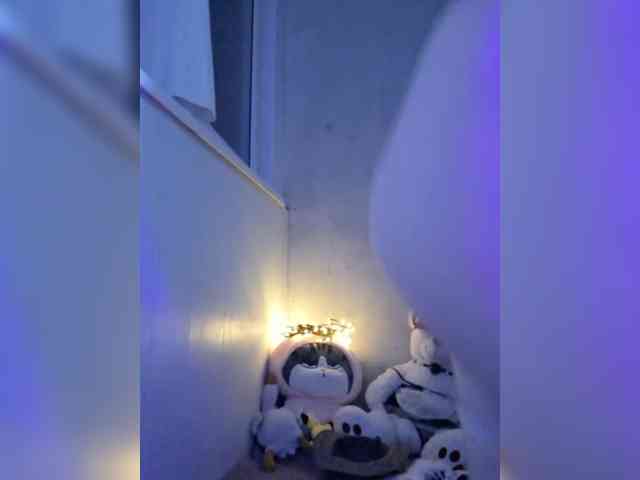 MommyAxFox webcam