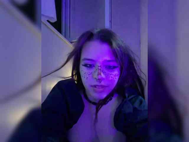 MommyAxFox webcam