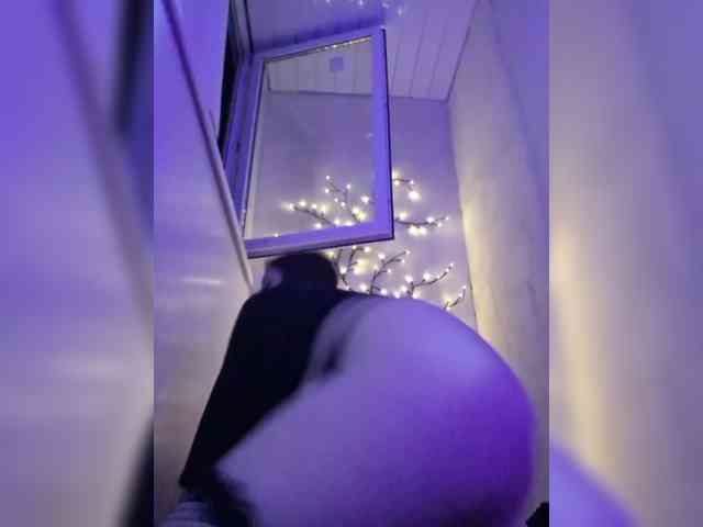 MommyAxFox webcam