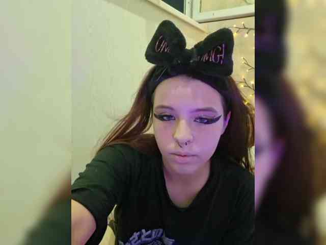 MommyAxFox webcam