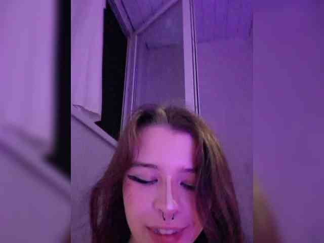 MommyAxFox webcam