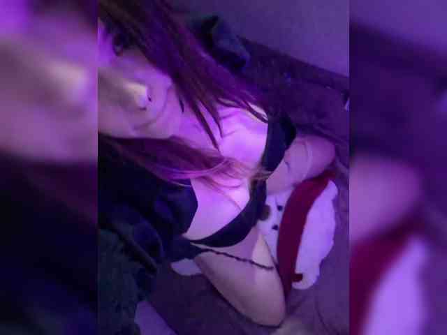 MommyAxFox Sex Cam Show