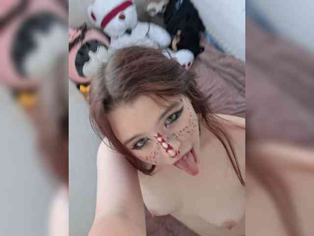 MommyAxFox webcam